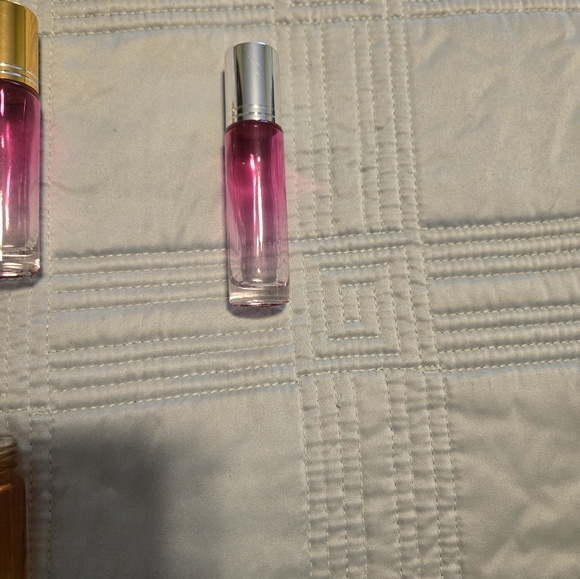 10ml glass bottle with roller ball - Picture 3 of 9